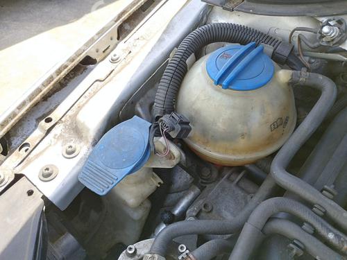 Used Expansion tank Expansion tank VW PASSAT B6 Variant (3C5) 1.9 TDI (105 hp) 34368189 34368189