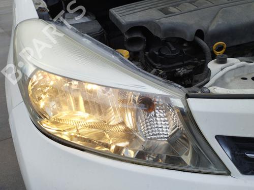 Used Right headlight TOYOTA YARIS (_P13_) 1.3 (NSP130_, NSP130) (99 hp) 29890807