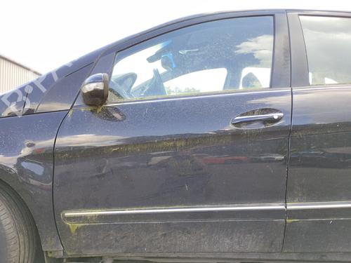Used Left front door Left front door 33990743 33990743