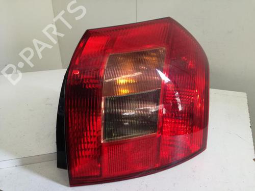 Used Right taillight TOYOTA COROLLA (_E12_) 2.0 D-4D (CDE120R, CDE120L_) (110 hp) 27086373