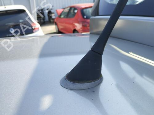 Antenne/Base Antenne/Base ALFA ROMEO 147 (937_) 1.9 JTDM 8V (937.AXD1A, 937.AXU1A, 937.BXU1A) (120 hp) 36150551 36150551