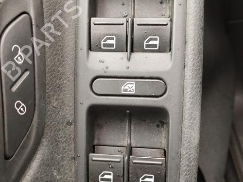 Used Left front window switch VW GOLF VI (5K1) 2.0 TDI (110 hp) 31659818
