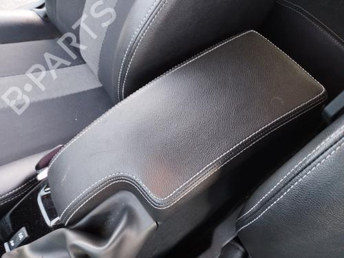 Used Middle console Middle console RENAULT MEGANE III Coupe (DZ0/1_) 1.5 dCi (DZ09, DZ0D, DZ1F, DZ1G, DZ14, DZ29) (110 hp) 31950624 31950624