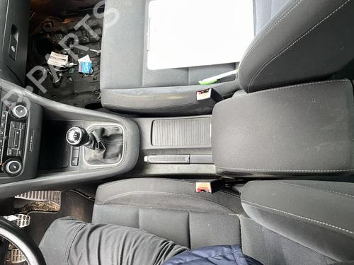 Used Middle console VW GOLF VI (5K1) 1.6 TDI (105 hp) 27062285