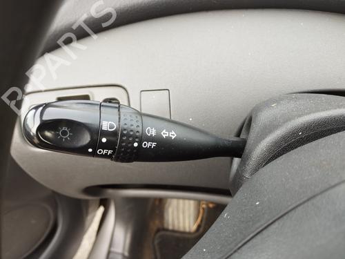 Commutateur TOYOTA YARIS (_P1_) 1.0 (SCP10_, SCP10R) (65 hp) 32133172