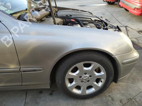 right-front-fenders-mercedes-benz-c-class-w203-2000-2001-2002-2003-2004-2005-2006-2007-30792833 main image