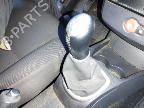 shift-knob-renault-clio-iii-br01-cr01-2005-2006-2007-2008-2009-2010-2011-2012-2013-2014-31018732 main image