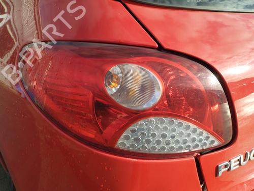 Piloto trasero izquierdo PEUGEOT 206+ (2L_, 2M_) 1.4 HDi eco 70 (68 hp) 30792776