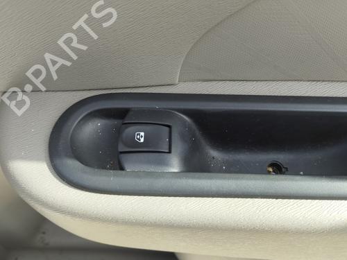 Used Right front window switch RENAULT TWINGO II (CN0_) 1.2 16V (CN04, CN0B) (75 hp) 29969194
