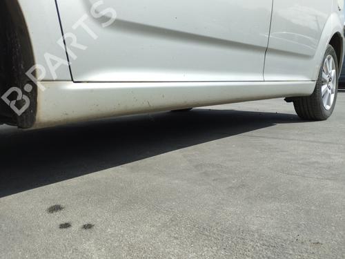 Used Left sideskirt TOYOTA COROLLA Verso (ZER_, ZZE12_, R1_) 2.2 D-4D (AUR10_, AUR10R) (136 hp) 27044259