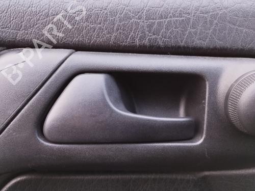 Poignée intérieure avant gauche VW GOLF III (1H1) 1.9 TDI (90 hp) 30149648