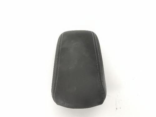 armrest-center-console-fiat-tipo-hatchback-356_-357_-2016-27422076 main image