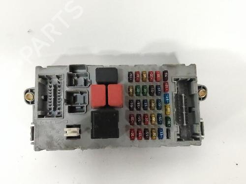 Used Fuse box Fuse box FIAT PUNTO (188_) 1.2 16V 80 (188.233, .235, .253, .255, .333, .353, .639,... (80 hp) 27925383 27925383
