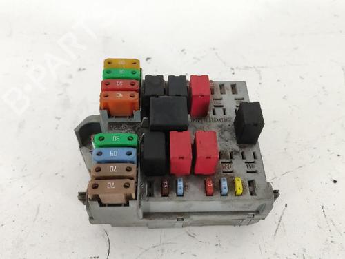 Used Fuse box Fuse box LANCIA YPSILON (843_) 1.3 D Multijet (843.AXF11, 843.AXF1A, 843.AXM11,... (75 hp) 27423721 27423721