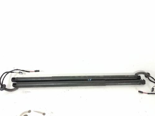 tailgate-lift-support-skoda-octavia-iii-combi-5e5-5e6-2012-2013-2014-2015-2016-2017-2018-2019-2020-33652092 main image