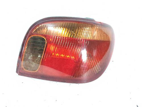 Højre baglygte TOYOTA YARIS (_P1_) 1.0 (SCP10_, SCP10R) (65 hp) 27422410