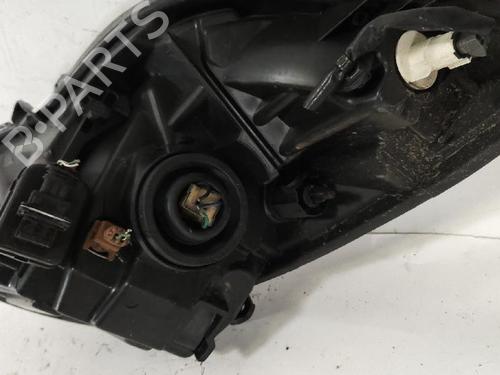 Right headlight TOYOTA YARIS (_P9_) 1.4 D-4D (NLP90_, NLP90R) | BP32203250C29