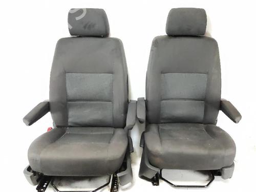 Used Left front seat Left front seat VW CALIFORNIA T5 Camper (7EC, 7EF, 7EG, 7HF, 7HC) 1.9 TDI (85 hp) 34611401 34611401