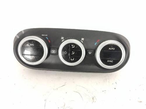 climate-control-fiat-500x-334_-2014-40278972 main image