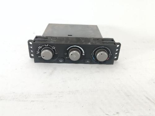 Used Climate control Climate control MITSUBISHI PAJERO CLASSIC (V2_W, V6_W, V7_W) 2.5 TD (V24W) (115 hp) 33811669 33811669