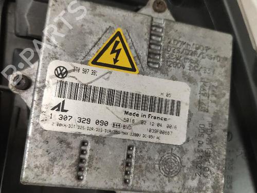 Right headlight VW TOURAN (1T1, 1T2) 2.0 TDI | BP32227625C29