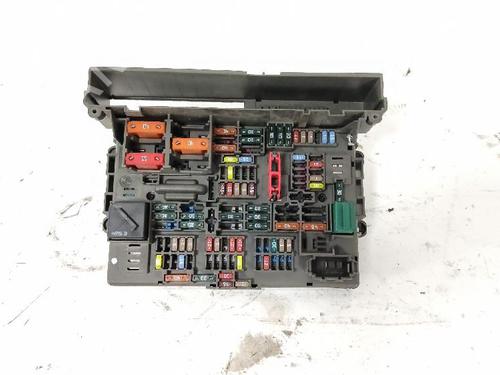 Used Fuse box Fuse box 36833865 36833865