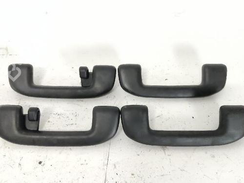 Used Front right interior door handle TOYOTA YARIS (_P21_, _PA1_, _PH1_) 1.5 Hybrid (MXPH10, MXPH11) (116 hp) 27423072