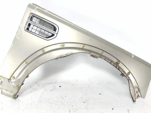 Used Right front fenders LAND ROVER DISCOVERY III (L319) 2.7 TD 4x4 (190 hp) 27428935
