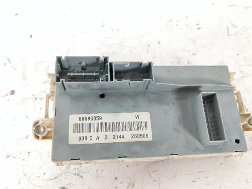 Fuse box ALFA ROMEO BRERA (939_) 3.2 JTS (939DXG2B, 939DXG1B) | BP27430190E1 - Image 2