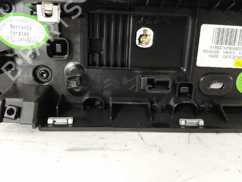 Multifunctionele display PEUGEOT 208 II (UB_, UP_, UW_, UJ_) 1.2 PureTech 130 | BP27418657C48 