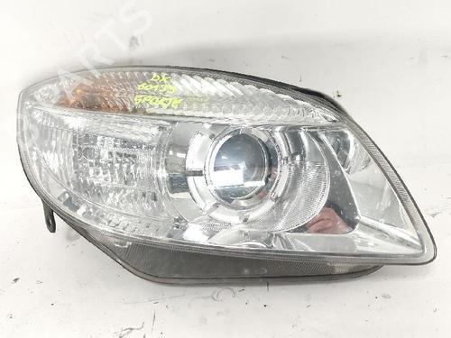 Højre forlygte SKODA FABIA II Combi (545) 1.2 (70 hp) 31328345