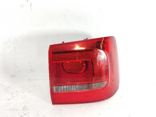 right-taillight-vw-touran-1t3-2010-2011-2012-2013-2014-2015-2016-40278985 main image