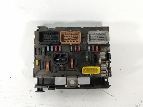 Used Fuse box Fuse box PEUGEOT 308 I (4A_, 4C_) 1.6 HDi (109 hp) 32313665 32313665