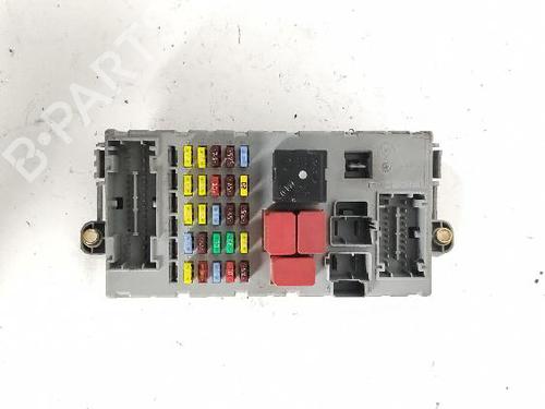 Used Fuse box Fuse box FIAT CROMA (194_) 1.9 D Multijet (194AXC1B, 194AXC12) (150 hp) 27424478 27424478