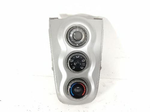 Commande Chauffage TOYOTA YARIS (_P9_) 1.3 VVT-i (SCP90_, SCP90R) (87 hp) 27418999