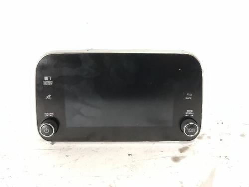 display-monitor-fiat-tipo-hatchback-356_-357_-2016-32515968 main image