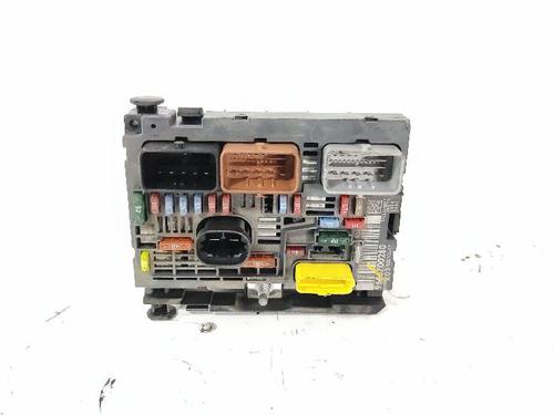 Used Fuse box Fuse box 37872252 37872252