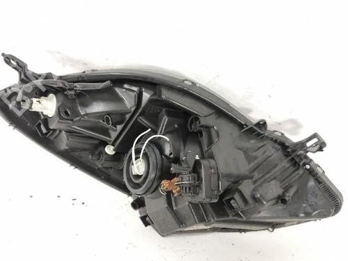 Left headlight TOYOTA YARIS (_P9_) 1.4 D-4D (NLP90_, NLP90R) | BP32203249C28