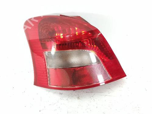 Venstre baglygte TOYOTA YARIS (_P9_) 1.4 D-4D (NLP90_, NLP90R) (90 hp) 27418921