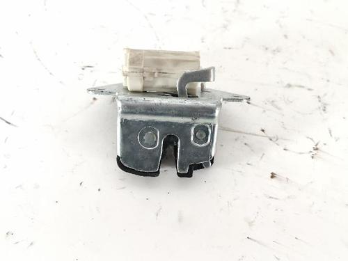 Used Tailgate lock LANCIA YPSILON (843_) 1.2 (843.AXA1A) (60 hp) 31990408