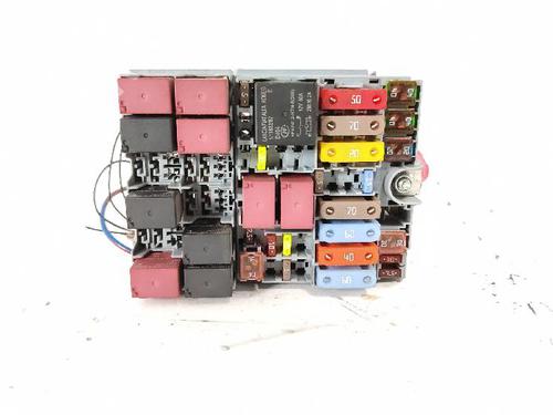 Used Fuse box Fuse box 37067956 37067956