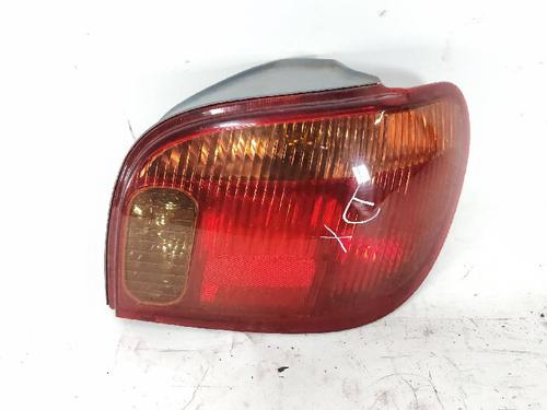 Høyre baklys TOYOTA YARIS (_P1_) 1.5 (NCP13_, NCP13R) (106 hp) 27432344