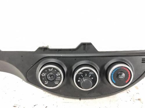 Used Climate control TOYOTA YARIS (_P13_) 1.4 D (NLP130_, NLP130) (90 hp) 27425176