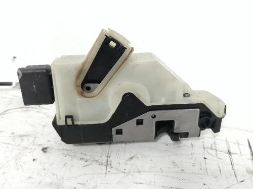 Front right lock PEUGEOT 2008 I (CU_) 1.2 THP 110 / PureTech 110 | BP27433056C97