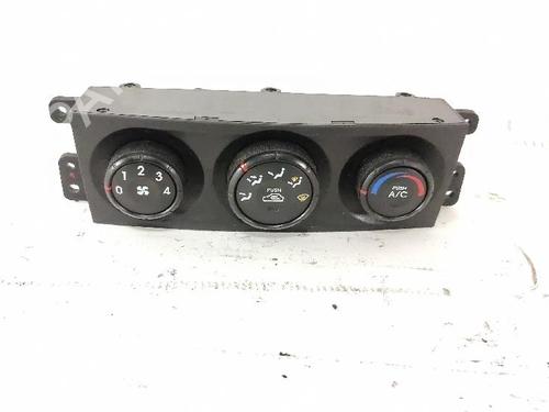 Used Climate control Climate control KIA SORENTO I (JC) 2.5 CRDi 4WD (140 hp) 35774895 35774895