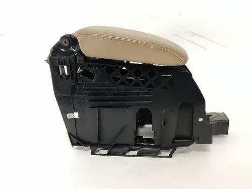 Used Armrest / Center console Armrest / Center console VW GOLF PLUS V (5M1, 521) 2.0 TDI (136 hp) 33163933 33163933