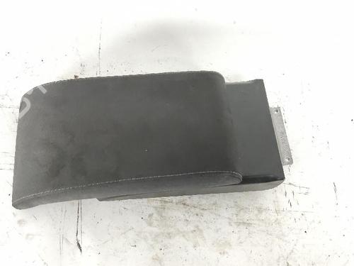 Used Armrest / Center console Armrest / Center console 39263412 39263412