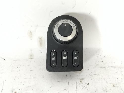 Used Switch NISSAN QASHQAI I (J10, NJ10) 2.0 dCi All-wheel Drive (150 hp) 27418161