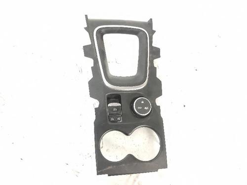switch-renault-kadjar-ha_-hl_-2015-37756586 main image