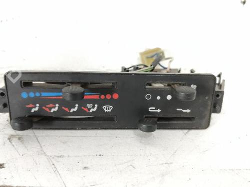 Used Climate control PIAGGIO QUARGO Platform/Chassis 0.7 D (18 hp) 32203295